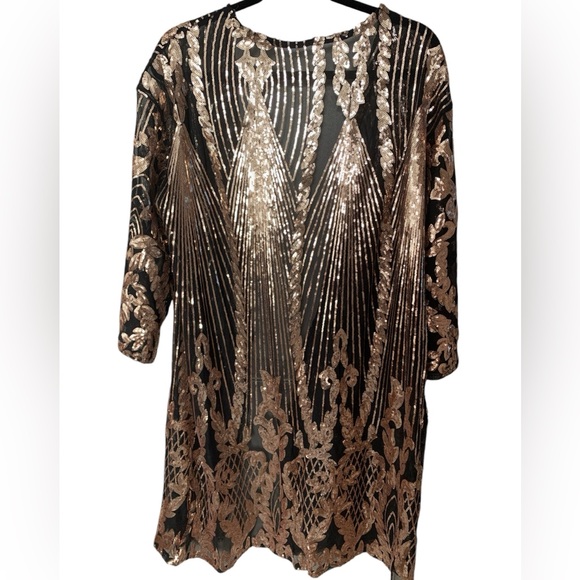 NWT/NIB BLACK & GOLD OS sequin duster. Get your “Shimmer On”this holiday Season - Picture 5 of 9